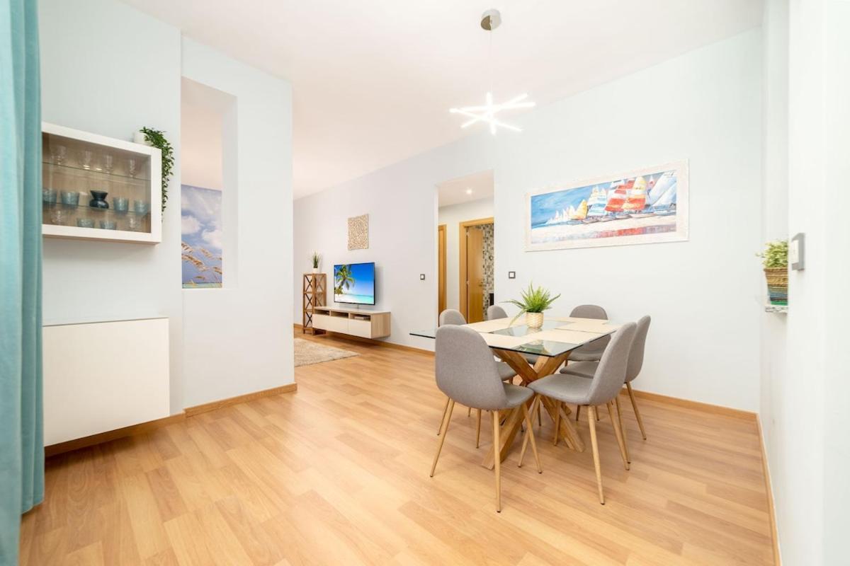 -Malagasunapts- Stylish City Centre Pool&Parking Zewnętrze zdjęcie