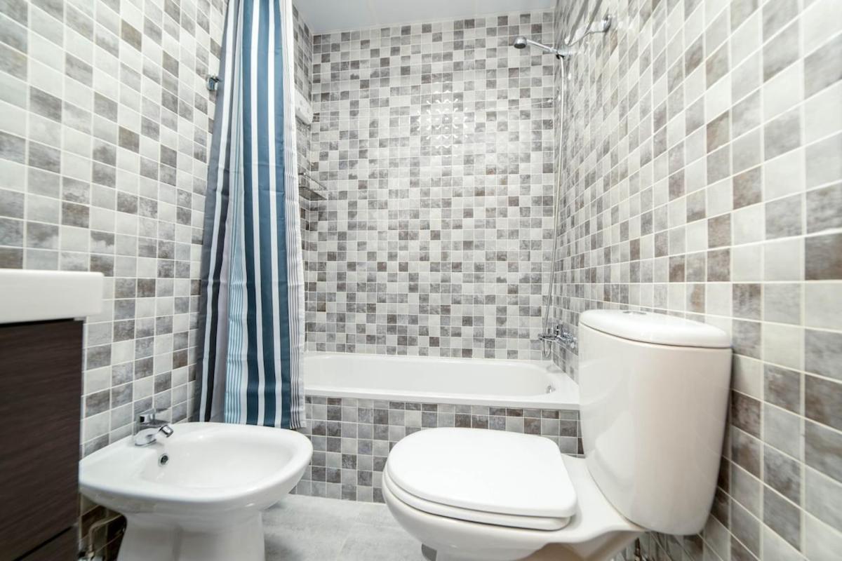 -Malagasunapts- Stylish City Centre Pool&Parking Zewnętrze zdjęcie