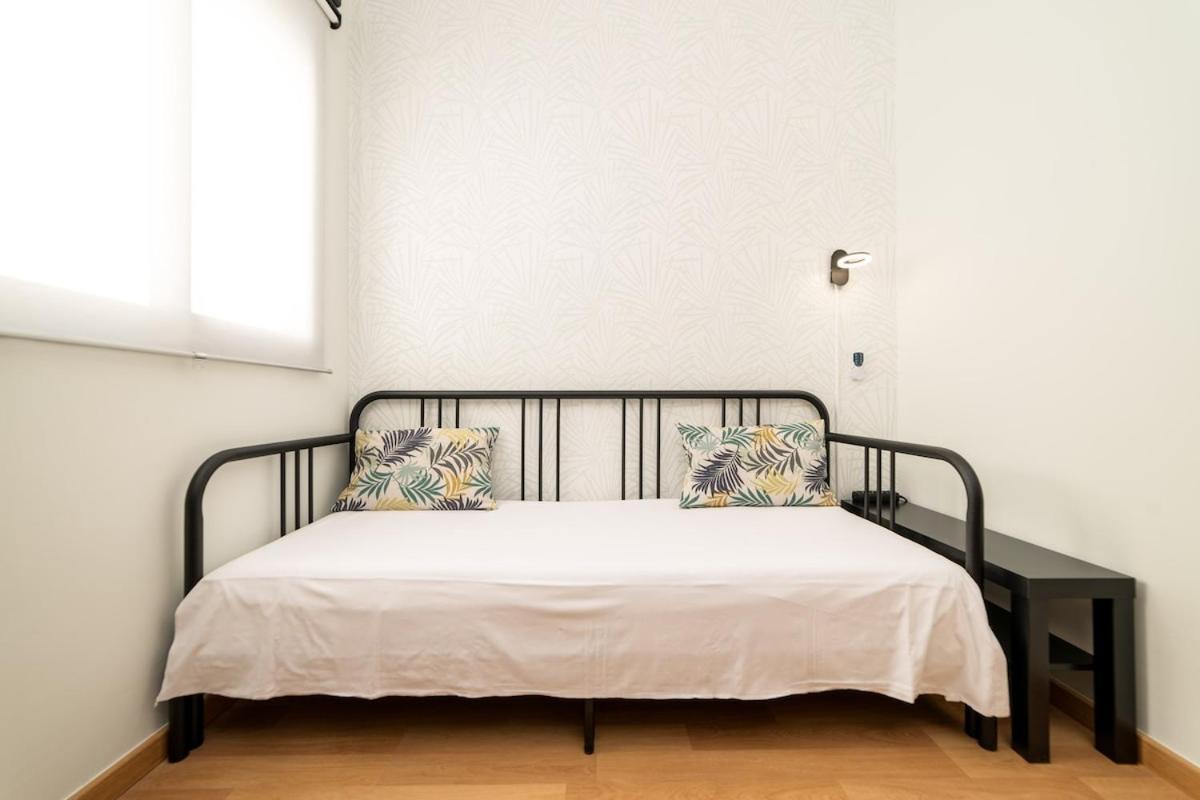 -Malagasunapts- Stylish City Centre Pool&Parking Zewnętrze zdjęcie