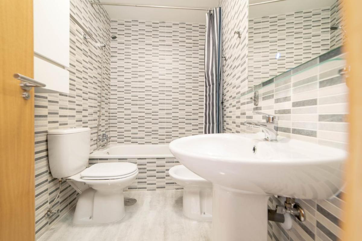 -Malagasunapts- Stylish City Centre Pool&Parking Zewnętrze zdjęcie
