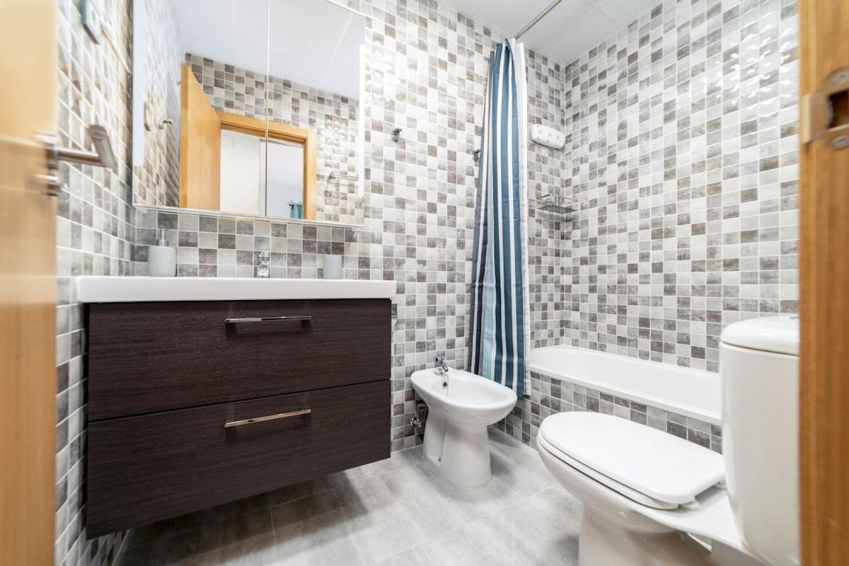 -Malagasunapts- Stylish City Centre Pool&Parking Zewnętrze zdjęcie